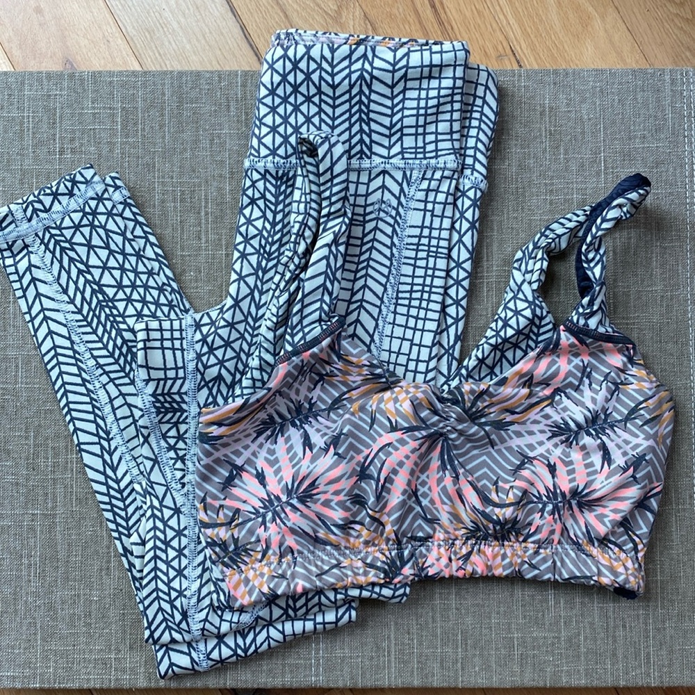 Maaji Activewear Set XS reversible 4 way top, NEW